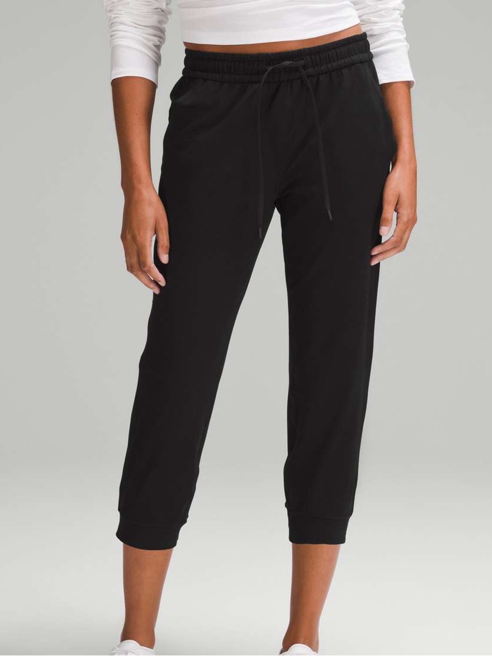 Lululemon Soft Jersey Classic-Fit Mid-Rise Cropped Jogger
Black Size 10